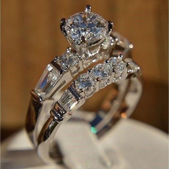 contemporary bridal Jewelry - 2.8 Ct. Clear White Round Cut Diamond 2 Ring Set 925 Wedding & Engagement Ring